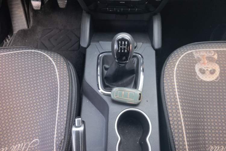 Used Geely Auto Vision X6 2016 1.8L Manual Luxury Model Gear Lever