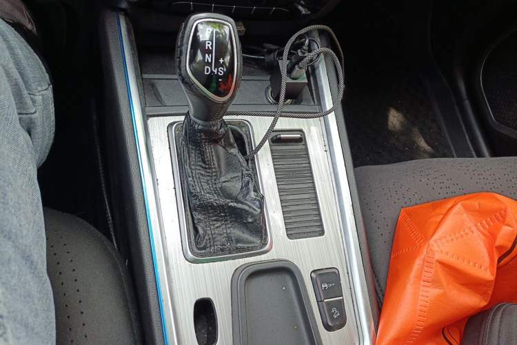 Used Geely Auto Vision X6 2016 1.3T CVT Flagship Model Gear Lever