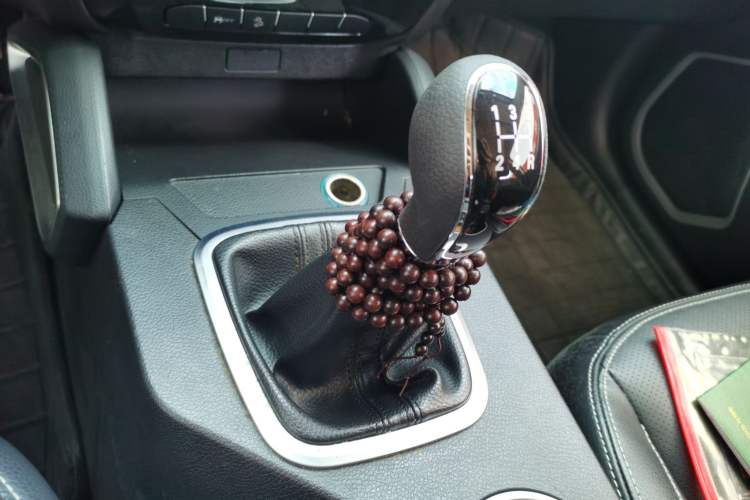Used Geely Auto Vision X6 2016 1.8L Manual Luxury Model Gear Lever