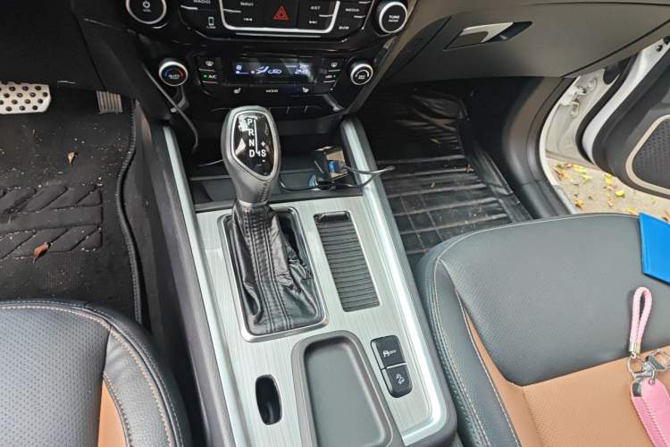 Used Geely Auto Vision X6 2016 1.3T CVT Flagship Model Gear Lever