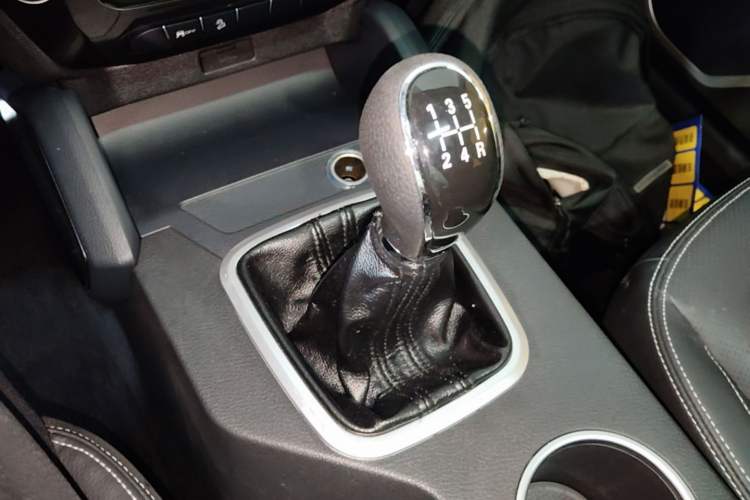 Used Geely Auto Vision X6 2016 1.8L Manual Luxury Model Gear Lever