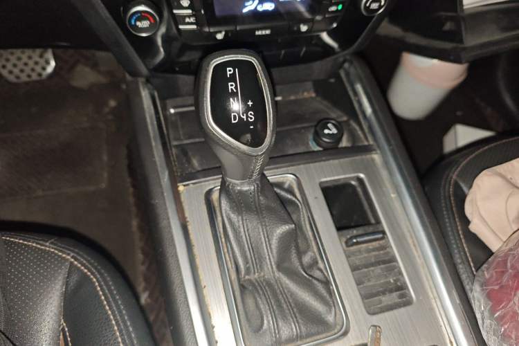 Used Geely Auto Vision X6 2016 1.3T CVT Flagship Model Gear Lever