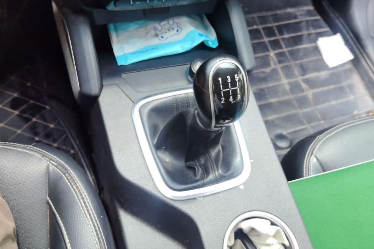 Used Geely Auto Vision X6 2016 1.8L Manual Luxury Model Gear Lever