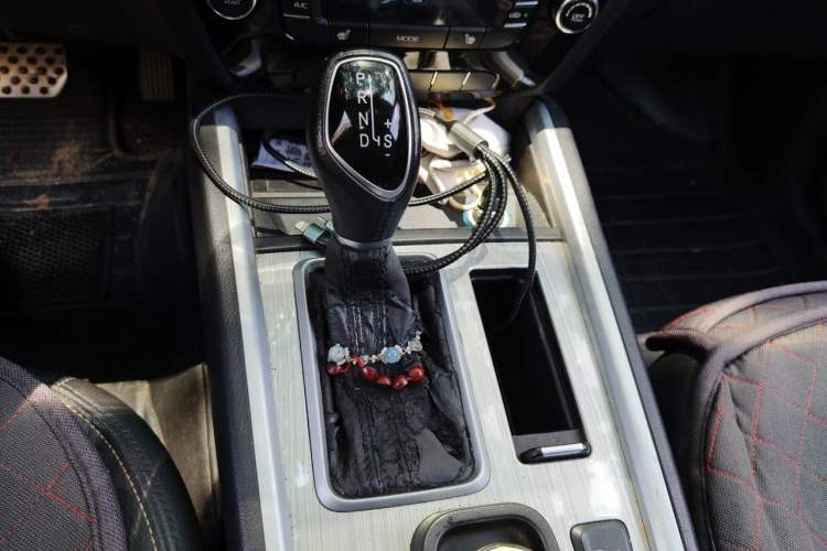 Used Geely Auto Vision X6 2016 1.3T CVT Flagship Model Gear Lever