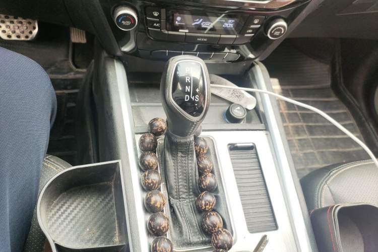 Used Geely Auto Vision X6 2016 1.3T CVT Luxury Model Gear Lever