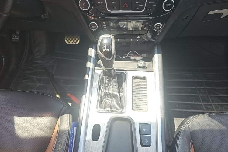 Used Geely Auto Vision X6 2016 1.3T CVT Luxury Model Gear Lever