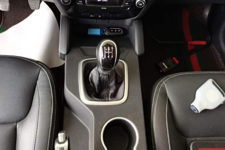 Used Geely Auto Vision X6 2016 1.8L Manual Luxury Model Gear Lever