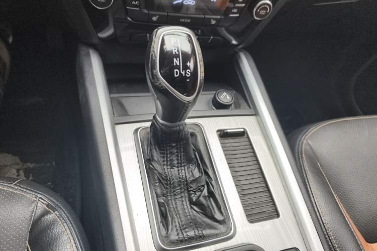 Used Geely Auto Vision X6 2016 1.3T CVT Flagship Model Gear Lever