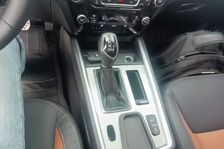 Used Geely Auto Vision X6 2016 1.3T CVT Flagship Model Gear Lever