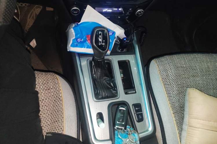 Used Geely Auto Vision X6 2016 1.3T CVT Flagship Model Gear Lever
