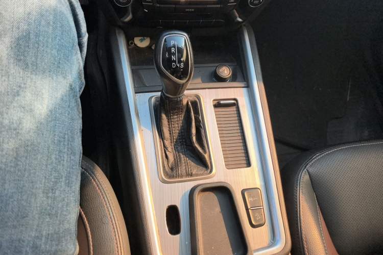 Used Geely Auto Vision X6 2016 1.3T CVT Luxury Model Gear Lever