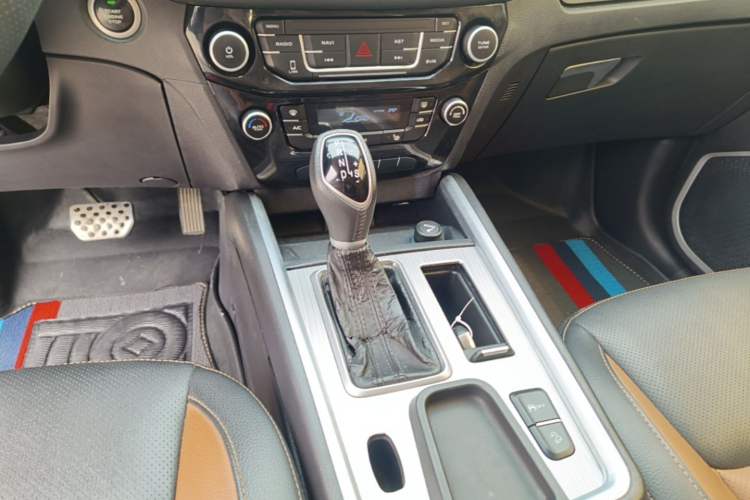 Used Geely Auto Vision X6 2016 1.3T CVT Flagship Model Gear Lever
