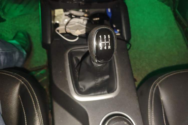 Used Geely Auto Vision X6 2016 1.8L Manual Luxury Model Gear Lever