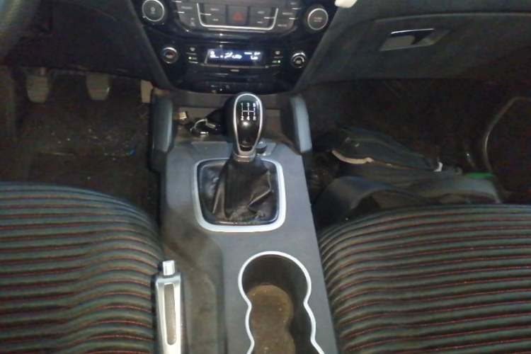 Used Geely Auto Vision X6 2016 1.8L Manual Luxury Model Gear Lever