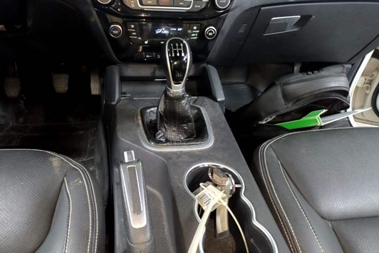 Used Geely Auto Vision X6 2016 1.8L Manual Luxury Model Gear Lever