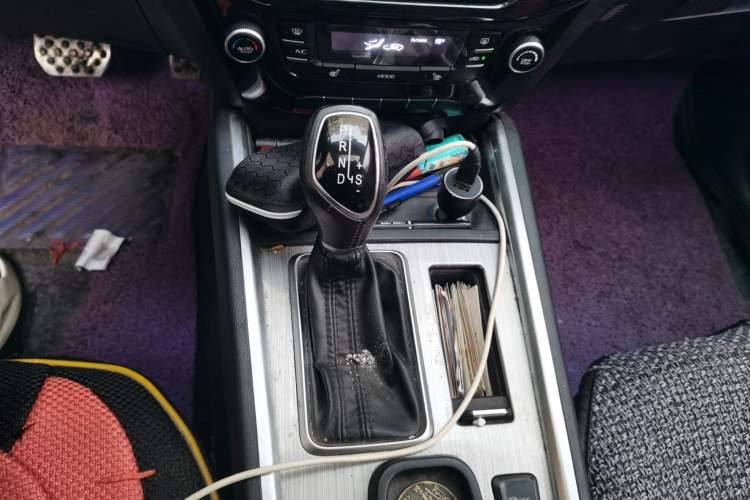 Used Geely Auto Vision X6 2016 1.3T CVT Flagship Model Gear Lever
