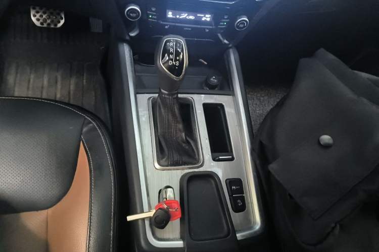 Used Geely Auto Vision X6 2016 1.3T CVT Flagship Model Gear Lever