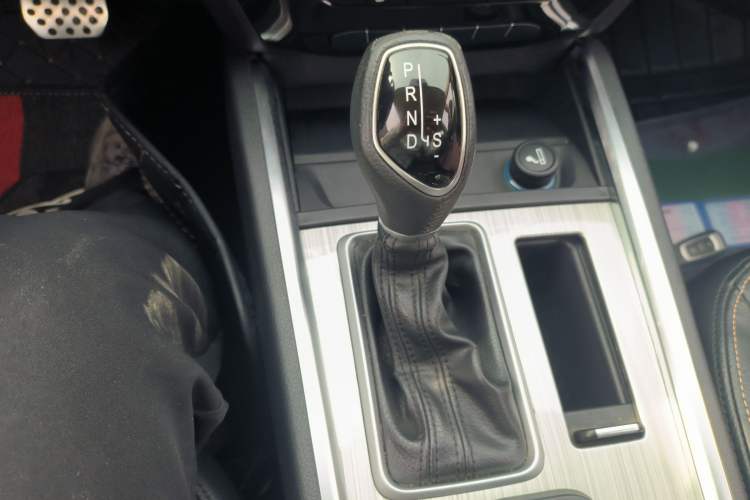Used Geely Auto Vision X6 2016 1.3T CVT Flagship Model Gear Lever