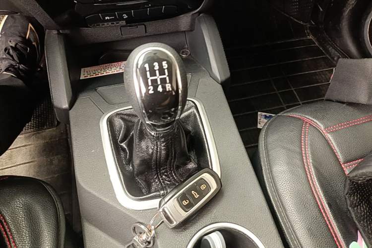 Used Geely Auto Vision X6 2016 1.8L Manual Luxury Model Gear Lever