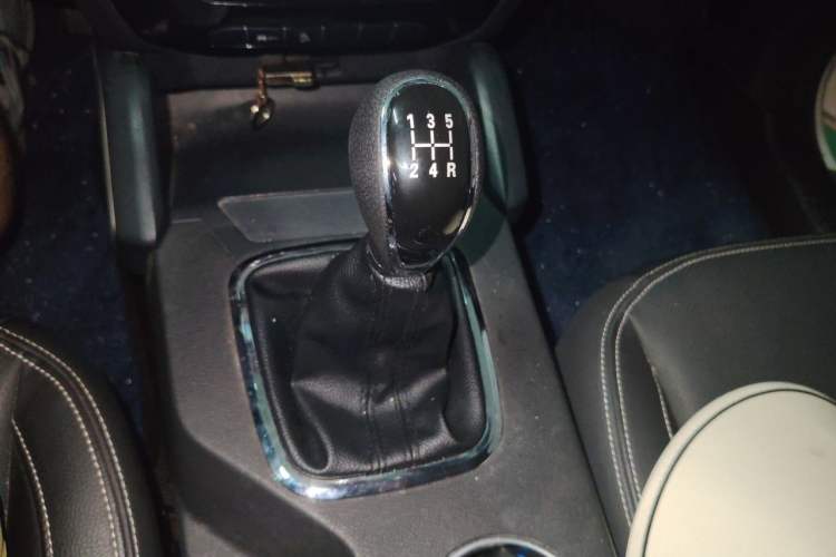 Used Geely Auto Vision X6 2016 1.8L Manual Luxury Model Gear Lever
