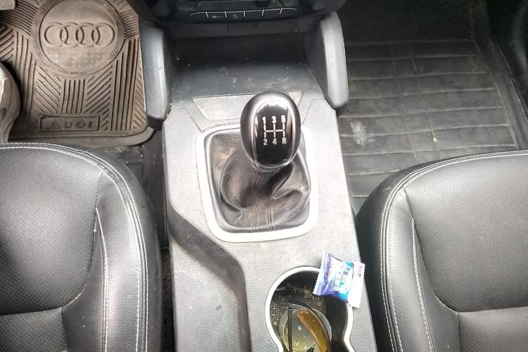 Used Geely Auto Vision X6 2016 1.8L Manual Luxury Model Gear Lever