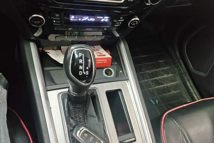 Used Geely Auto Vision X6 2016 1.3T CVT Flagship Model Gear Lever