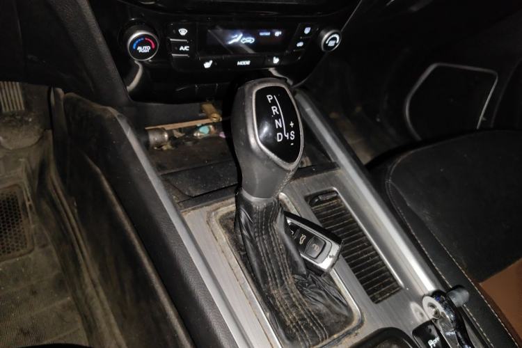 Used Geely Auto Vision X6 2016 1.3T CVT Flagship Model Gear Lever