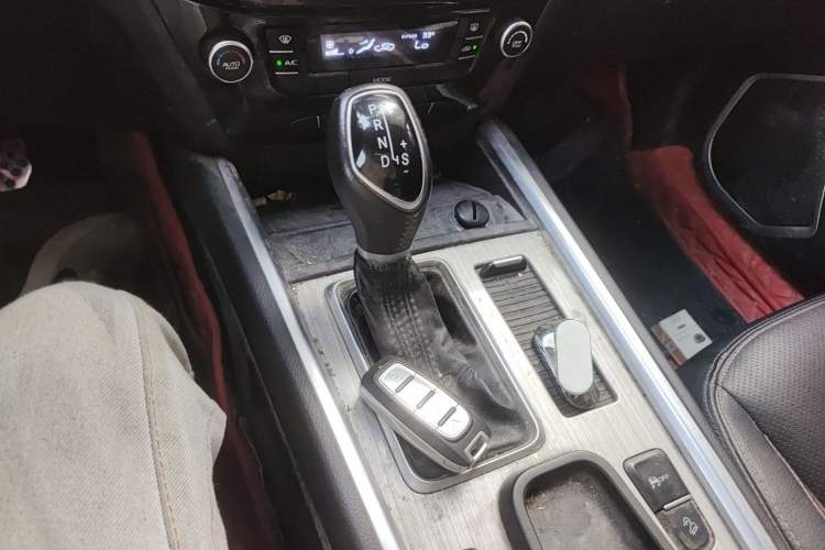 Used Geely Auto Vision X6 2016 1.3T CVT Luxury Model Gear Lever
