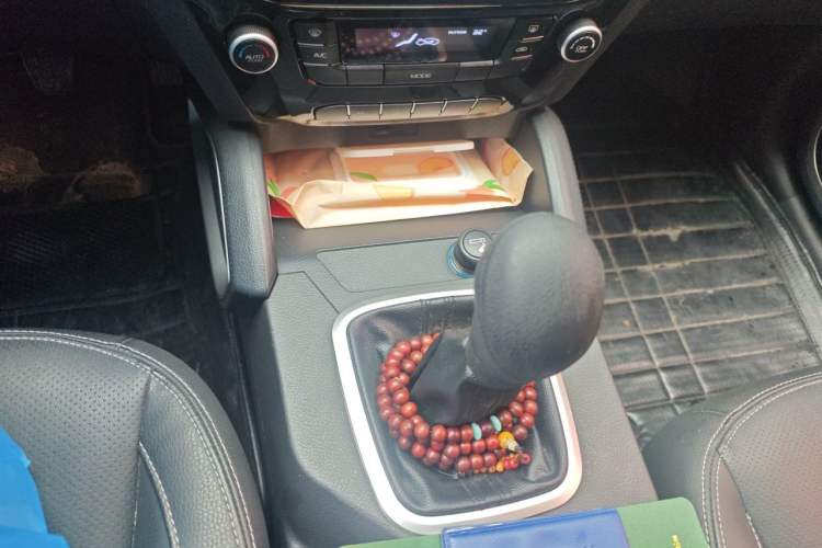 Used Geely Auto Vision X6 2016 1.8L Manual Luxury Model Gear Lever