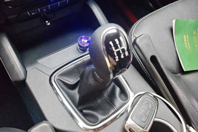 Used Geely Auto Vision X6 2016 1.8L Manual Luxury Model Gear Lever