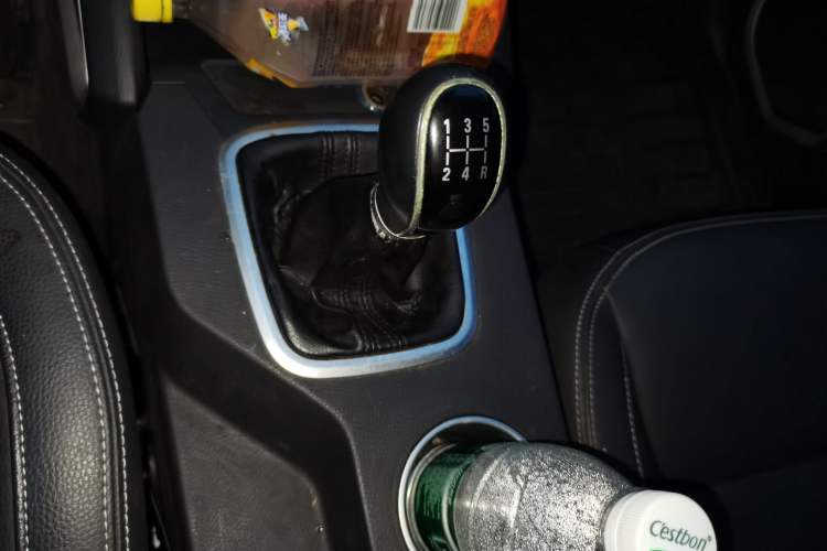 Used Geely Auto Vision X6 2016 1.8L Manual Luxury Model Gear Lever