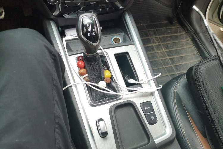 Used Geely Auto Vision X6 2016 1.3T CVT Flagship Model Gear Lever