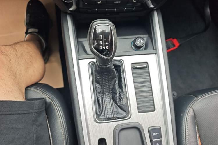 Used Geely Auto Vision X6 2016 1.3T CVT Flagship Model Gear Lever