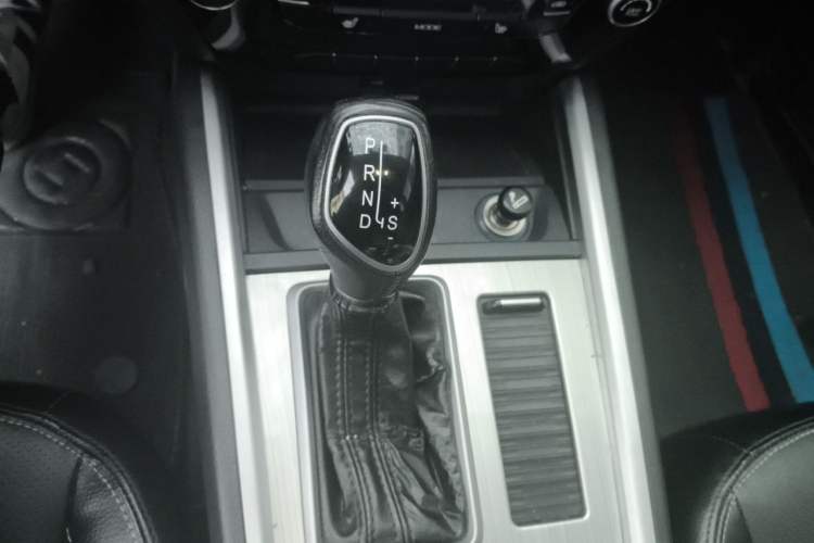 Used Geely Auto Vision X6 2016 1.3T CVT Flagship Model Gear Lever