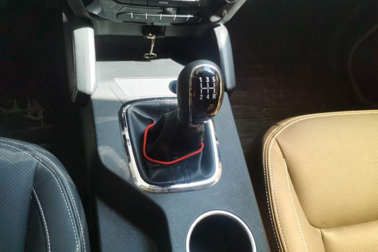 Used Geely Auto Vision X6 2016 1.8L Manual Luxury Model Gear Lever