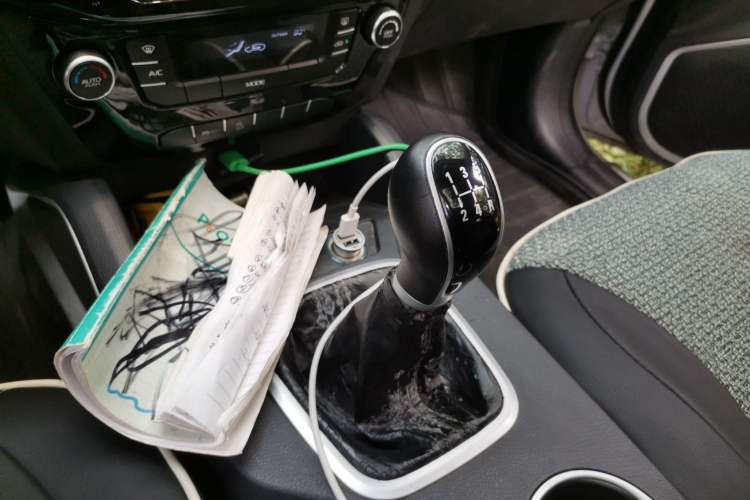 Used Geely Auto Vision X6 2016 1.8L Manual Luxury Model Gear Lever