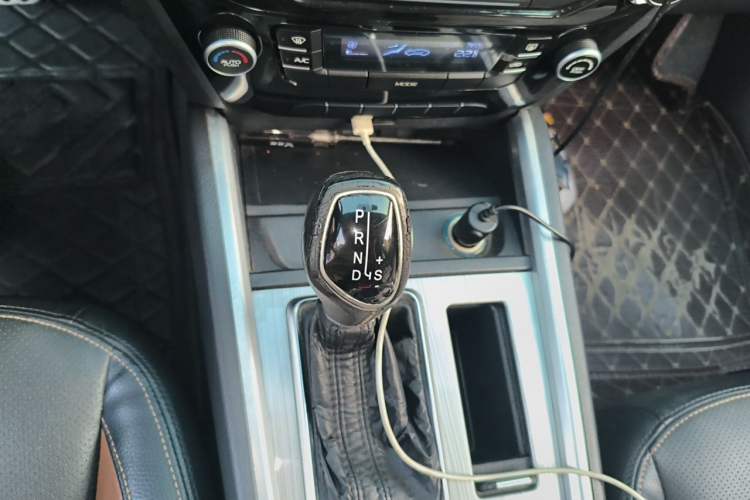Used Geely Auto Vision X6 2016 1.3T CVT Luxury Model Gear Lever
