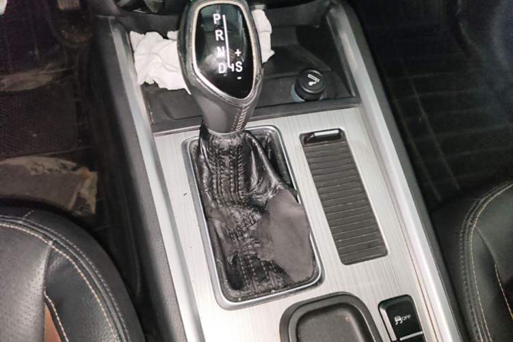 Used Geely Auto Vision X6 2016 1.3T CVT Luxury Model Gear Lever