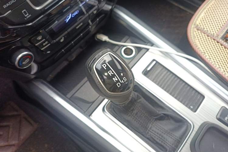 Used Geely Auto Vision X6 2016 1.3T CVT Flagship Model Gear Lever