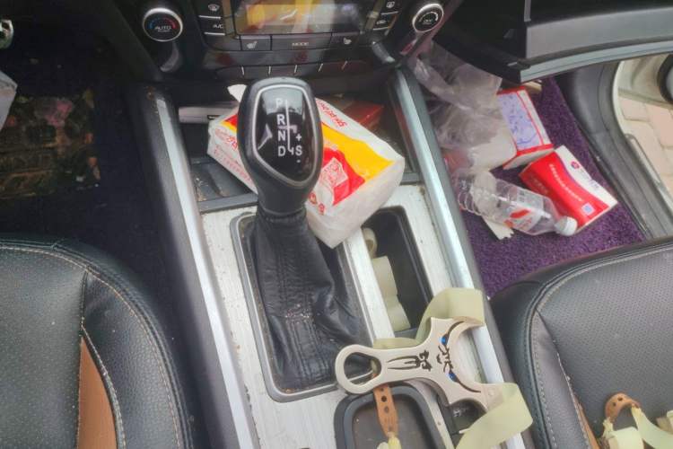 Used Geely Auto Vision X6 2016 1.3T CVT Flagship Model Gear Lever
