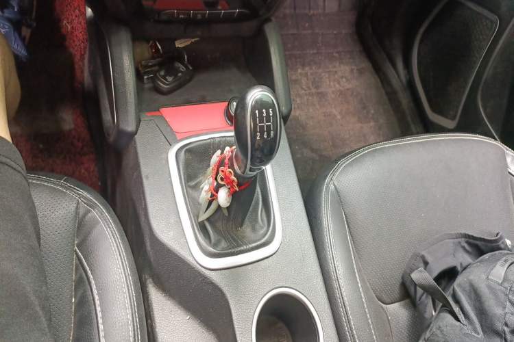 Used Geely Auto Vision X6 2016 1.8L Manual Luxury Model Gear Lever