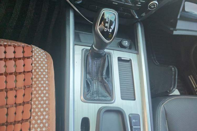 Used Geely Auto Vision X6 2016 1.3T CVT Luxury Model Gear Lever