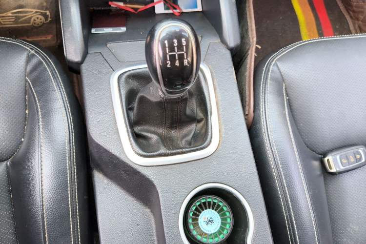 Used Geely Auto Vision X6 2016 1.8L Manual Luxury Model Gear Lever