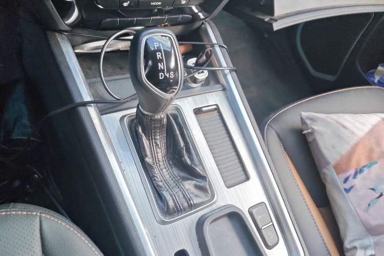 Used Geely Auto Vision X6 2016 1.3T CVT Flagship Model Gear Lever