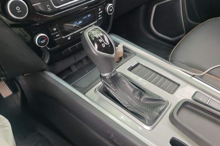 Used Geely Auto Vision X6 2016 1.3T CVT Flagship Model Gear Lever