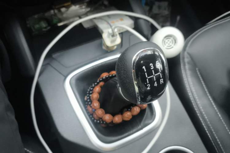 Used Geely Auto Vision X6 2016 1.8L Manual Luxury Model Gear Lever