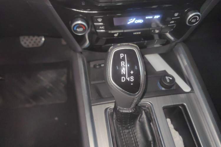 Used Geely Auto Vision X6 2016 1.3T CVT Flagship Model Gear Lever