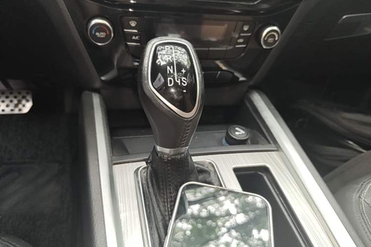 Used Geely Auto Vision X6 2016 1.3T CVT Luxury Model Gear Lever
