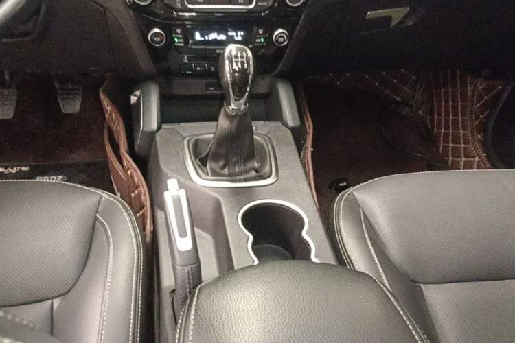 Used Geely Auto Vision X6 2016 1.8L Manual Luxury Model Gear Lever