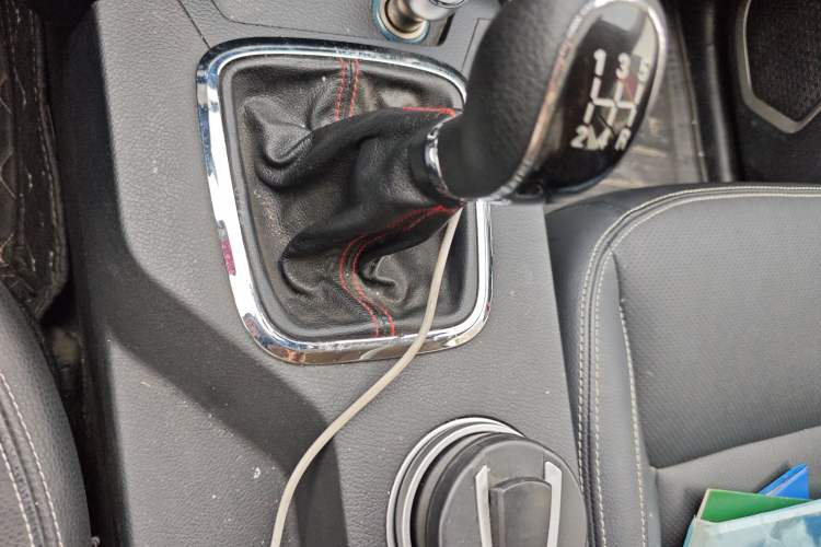 Used Geely Auto Vision X6 2016 1.8L Manual Luxury Model Gear Lever